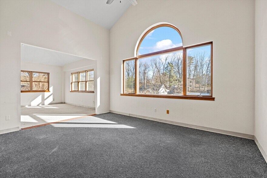 More Photos Of 24 Old Albany Post Rd, Croton-on-Hudson Medical For Lease