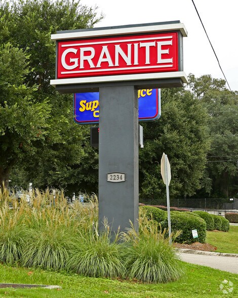 More Photos Of 2234 Capital Cir NE, Tallahassee Storefront For Lease