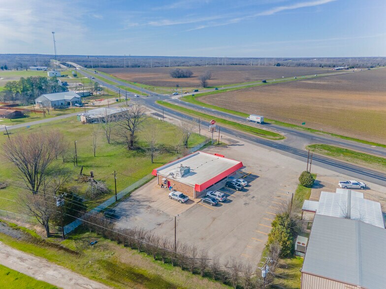 More Photos Of 200 State Highway 31, Trinidad Fast Food For Sale