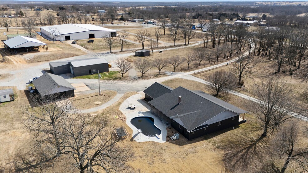 More Photos Of 13354 E 520 Rd, Colcord Sports And Entertainment For Sale