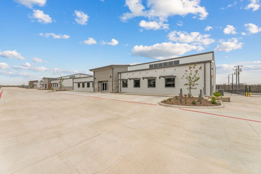 More Photos Of 10042 FM 1976, Universal City Unknown For Lease