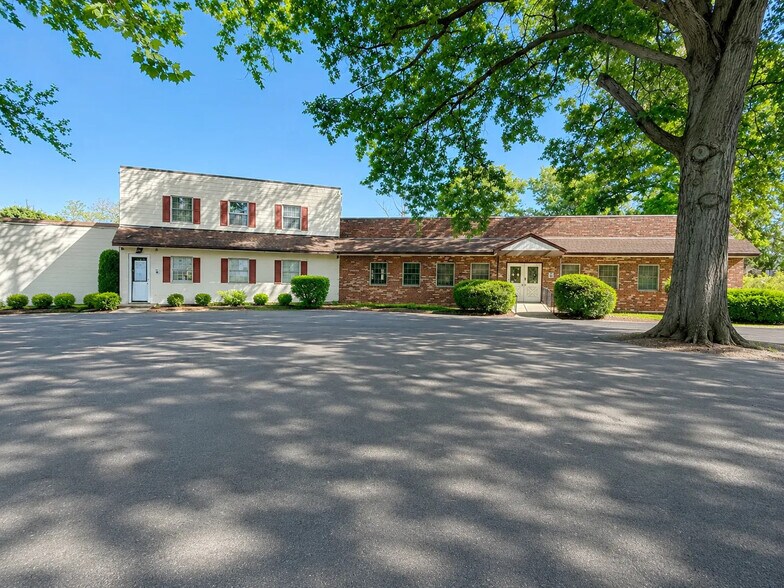 More Photos Of , Hamilton Office For Sale