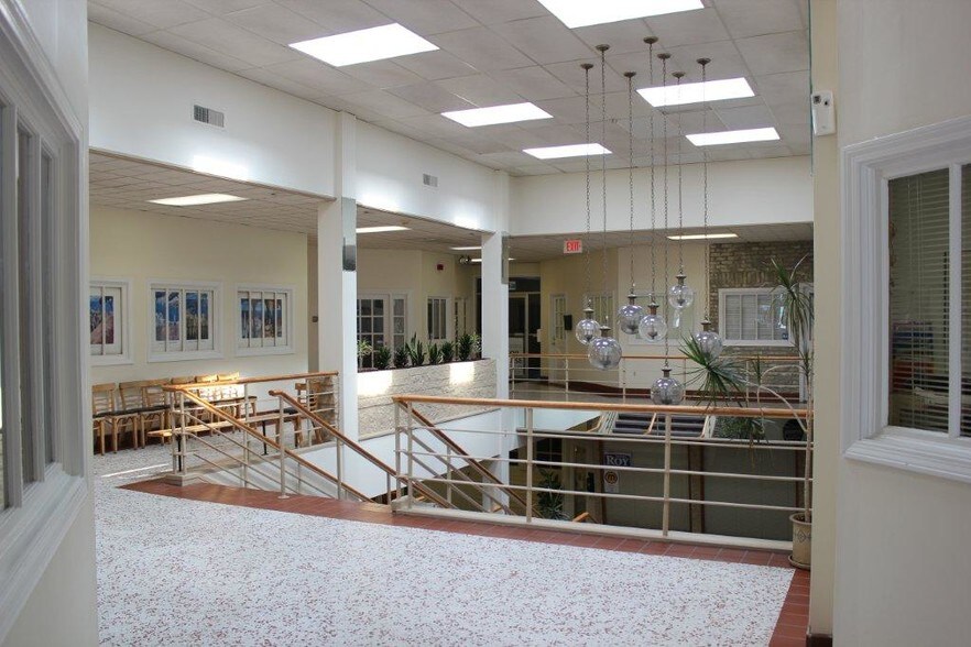 More Photos Of 13-25 Main St, Franklin Restaurant For Lease