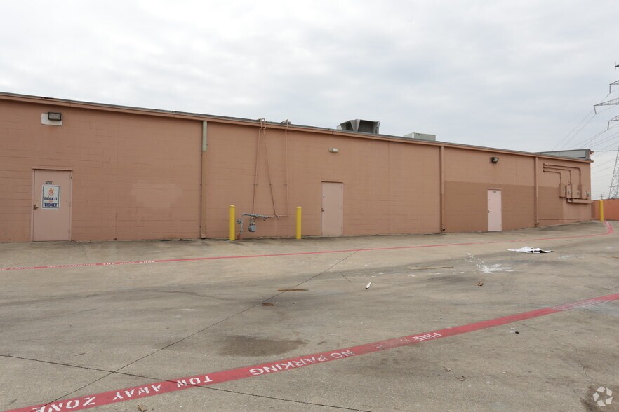 More Photos Of 2011 W Spring Creek Pky, Plano Storefront For Lease