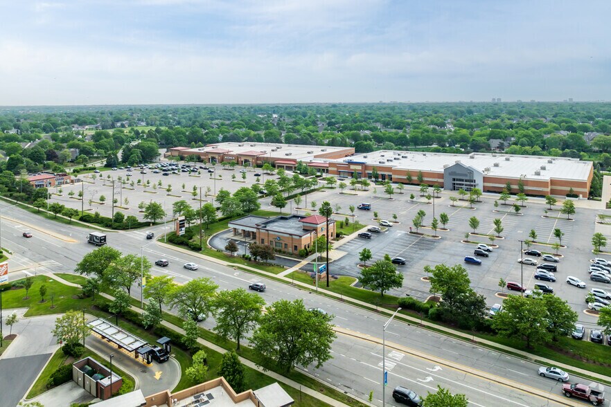 More Photos Of 181-185 N Barrington Rd, Schaumburg Storefront For Lease