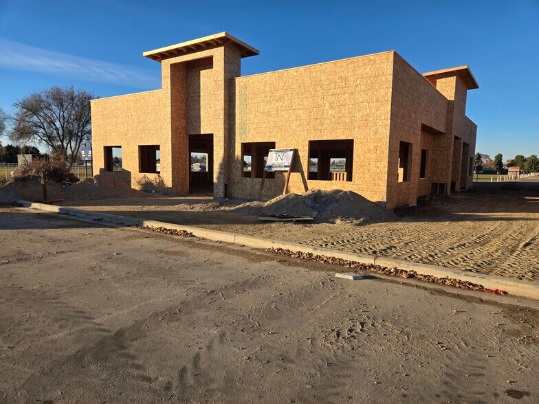 More Photos Of 1143 12th Ave Rd, Nampa Unknown For Lease