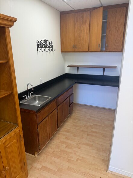 More Photos Of 337 S Beverly Dr, Beverly Hills Office For Lease