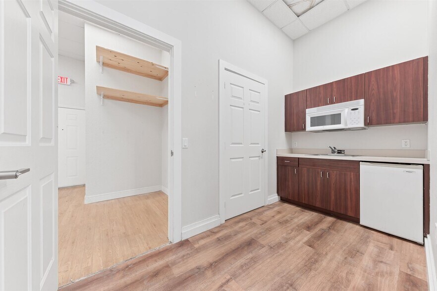 More Photos Of 826 N Dixie Hwy, Lantana Apartments For Sale