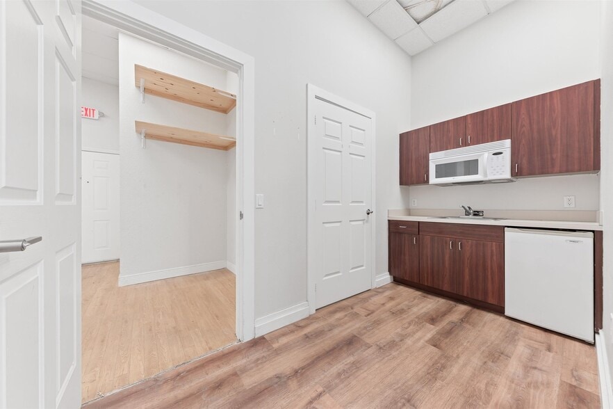 More Photos Of 826 N Dixie Hwy, Lantana Apartments For Sale