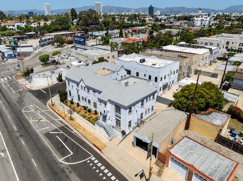 More Photos Of 493 San Vicente Blvd, Los Angeles Apartments For Sale