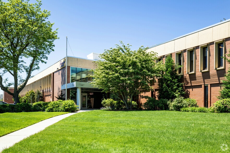 Primary Photo Of 789 Park Ave, Huntington Office For Lease