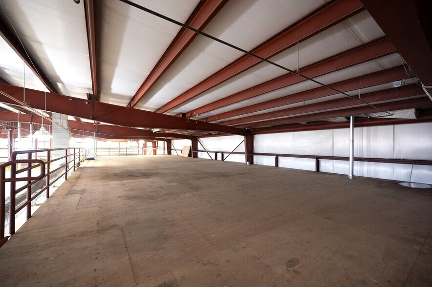 More Photos Of 93696 Highway 70, Chilcoot Warehouse For Lease