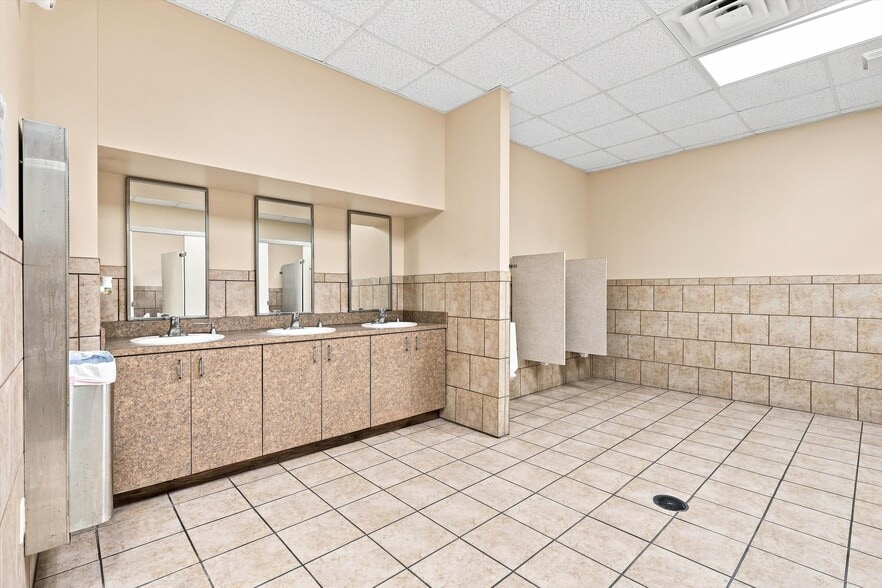 More Photos Of 7602 Kenya St, Jacksonville Specialty For Sale