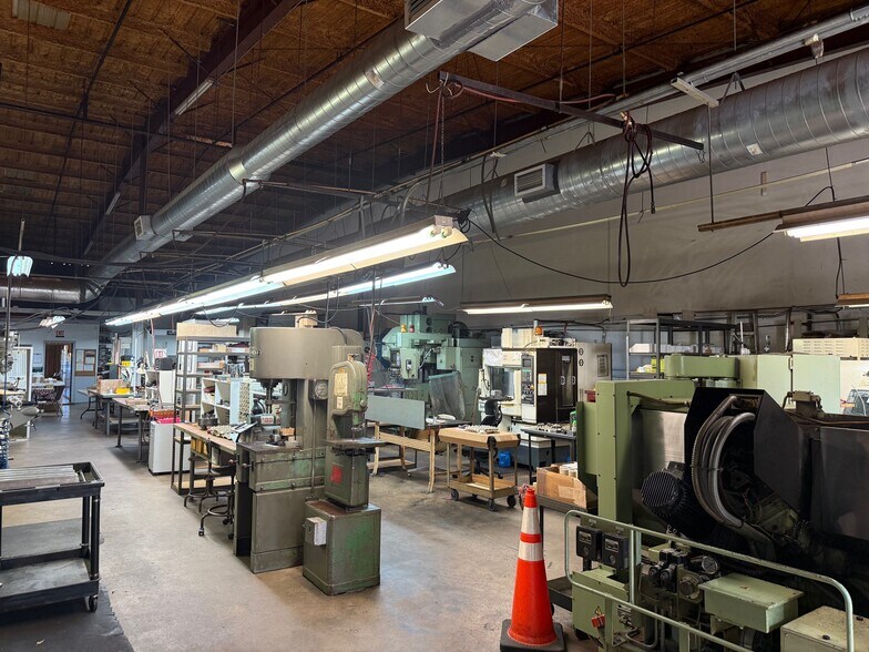 More Photos Of 7567-7575 Central Industrial Dr, Riviera Beach Warehouse For Lease