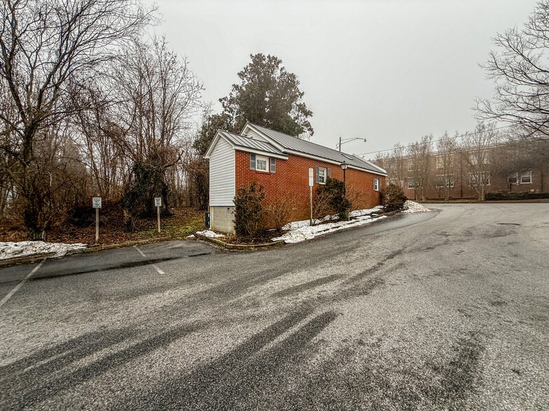 More Photos Of 89 Duke St, Prince Frederick Freestanding For Lease