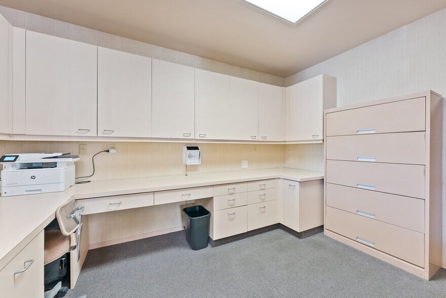 More Photos Of 64 Penny Ln, Watsonville Medical For Sale