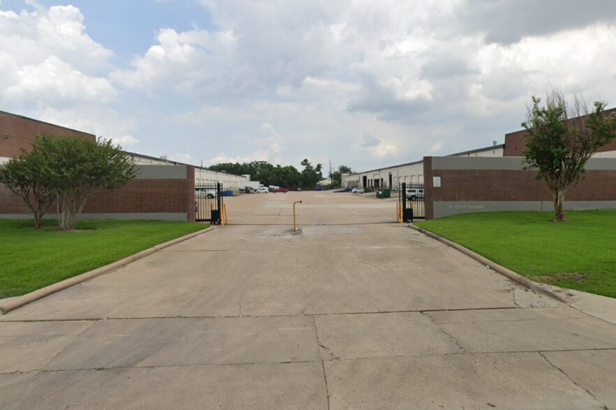 More Photos Of 6100 West By Northwest Blvd, Houston Unknown For Lease