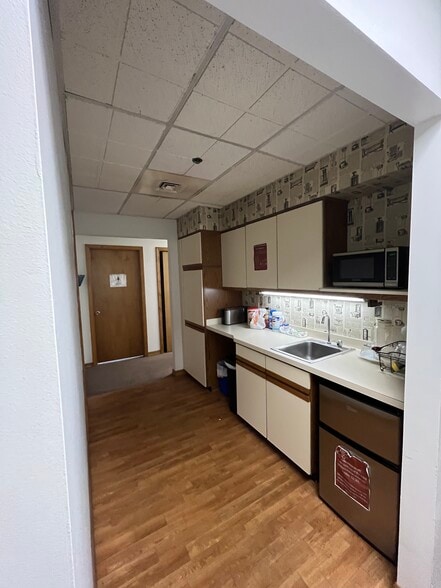 More Photos Of 333 W Union St, Allentown Flex For Lease