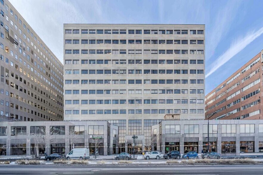 More Photos Of 323-355 Rue Chabanel O, Montréal Office For Lease