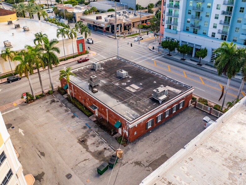 More Photos Of 2500 Douglas Rd, Coral Gables Medical For Lease
