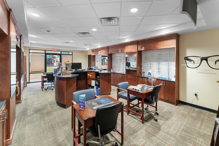 More Photos Of 175 W Railroad St, Pembroke Storefront For Lease