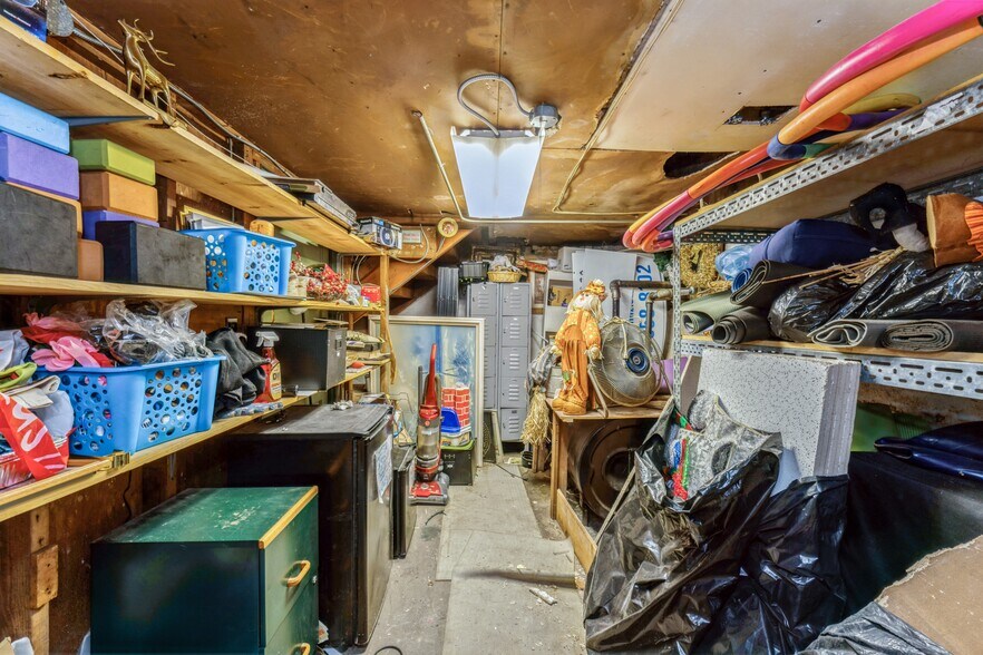 More Photos Of 917 Hempstead Tpke, Franklin Square Storefront For Sale