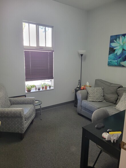 More Photos Of 9030 58th Dr E, Bradenton Medical For Lease