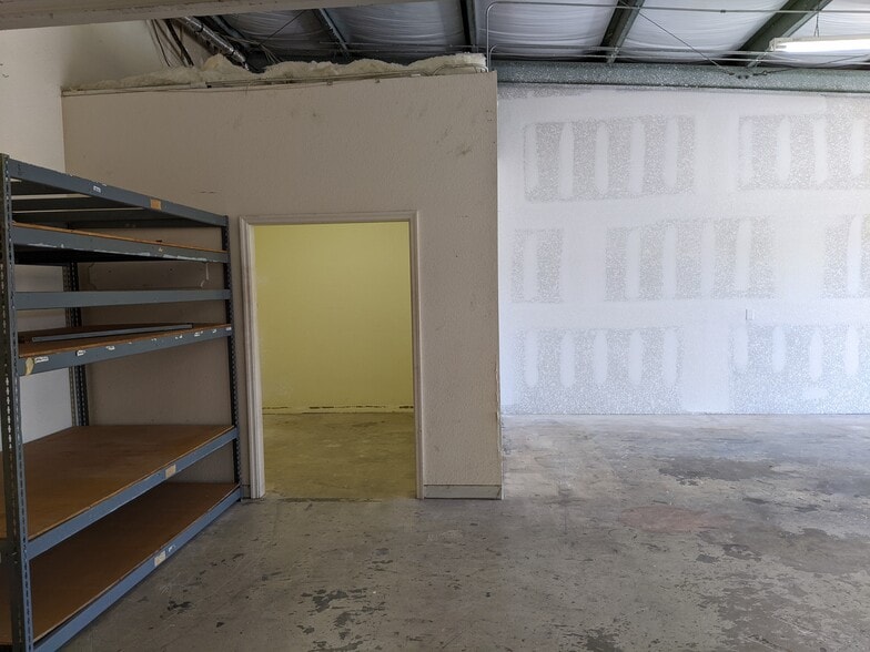 More Photos Of 23330 Harborview Rd, Port Charlotte Flex For Sale