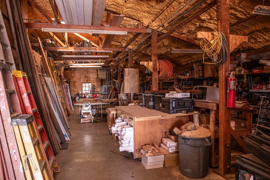 More Photos Of 2300 Winford Ave, Nashville Warehouse For Sale