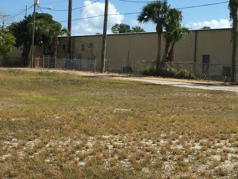 More Photos Of 900 S US HWY 1, Fort Pierce Land For Lease