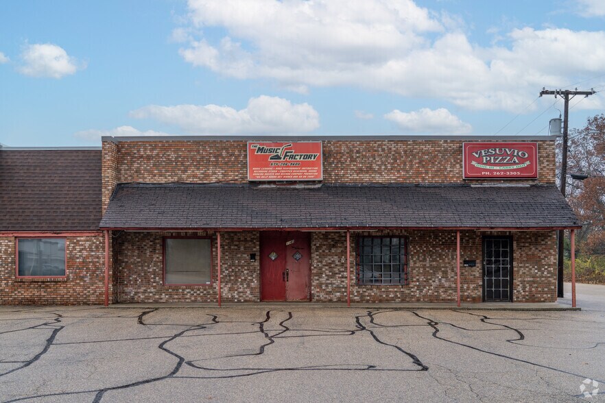 More Photos Of 1100-1128 Bristol St, Elkhart Freestanding For Sale