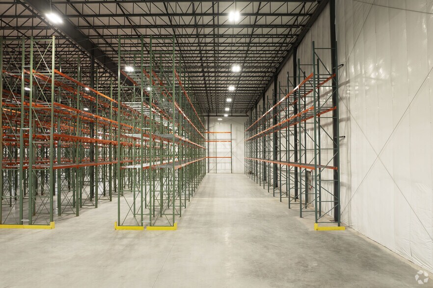 More Photos Of 42 Corporate Circle, Albany Manufacturing For Lease