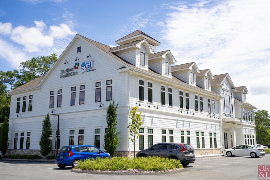 More Photos Of 215 Elm St, Old Saybrook Unknown For Lease