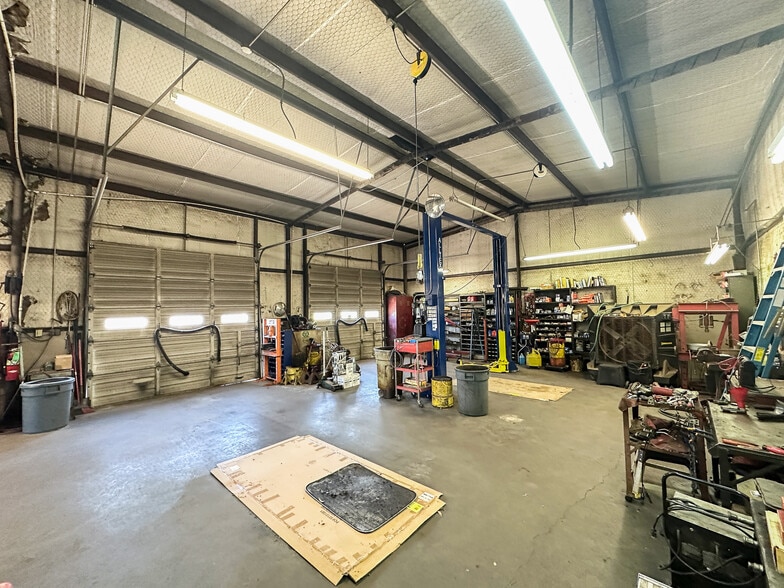 More Photos Of 2609 10th St, Wichita Falls Light Manufacturing For Sale