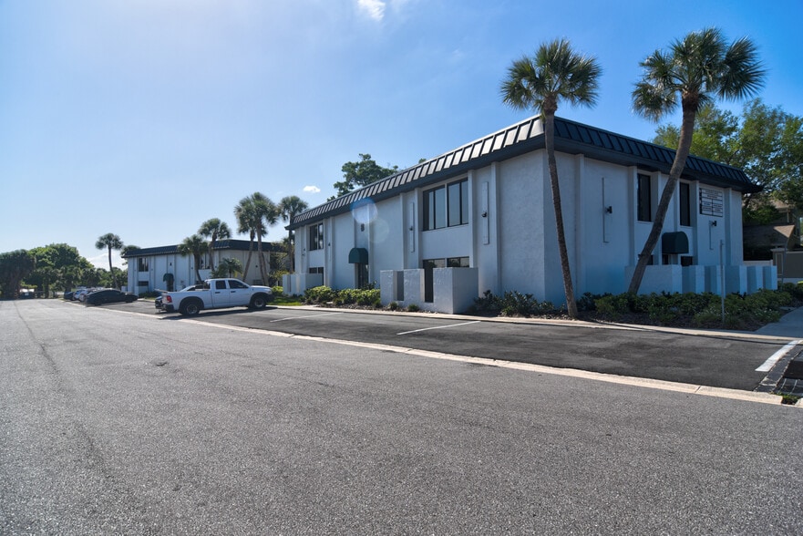 More Photos Of 12945 Seminole Blvd, Largo Office For Lease