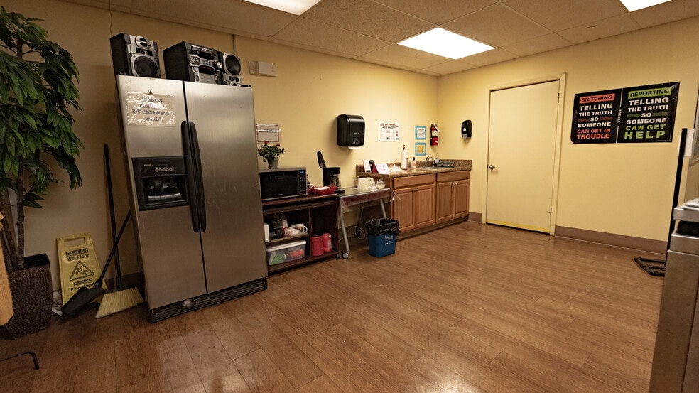 More Photos Of 8190 Pensacola Blvd, Pensacola Specialty For Sale