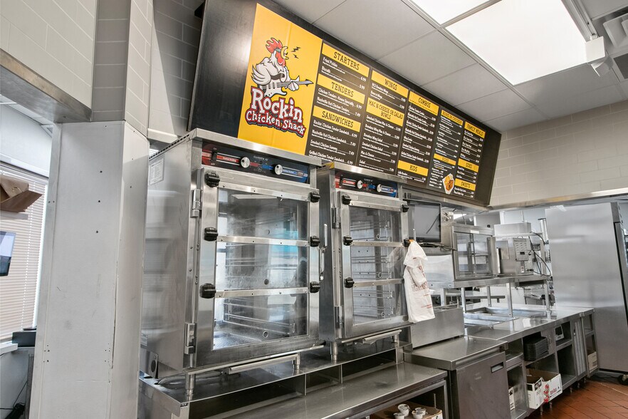 More Photos Of 31 S Wisconsin Dells Pky, Lake Delton Freestanding For Sale