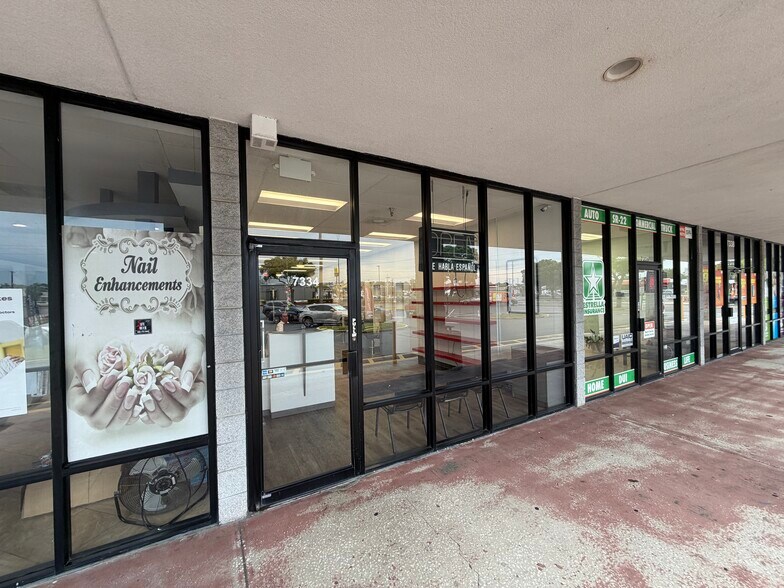 More Photos Of 7004 W Waters Ave, Tampa Storefront For Lease