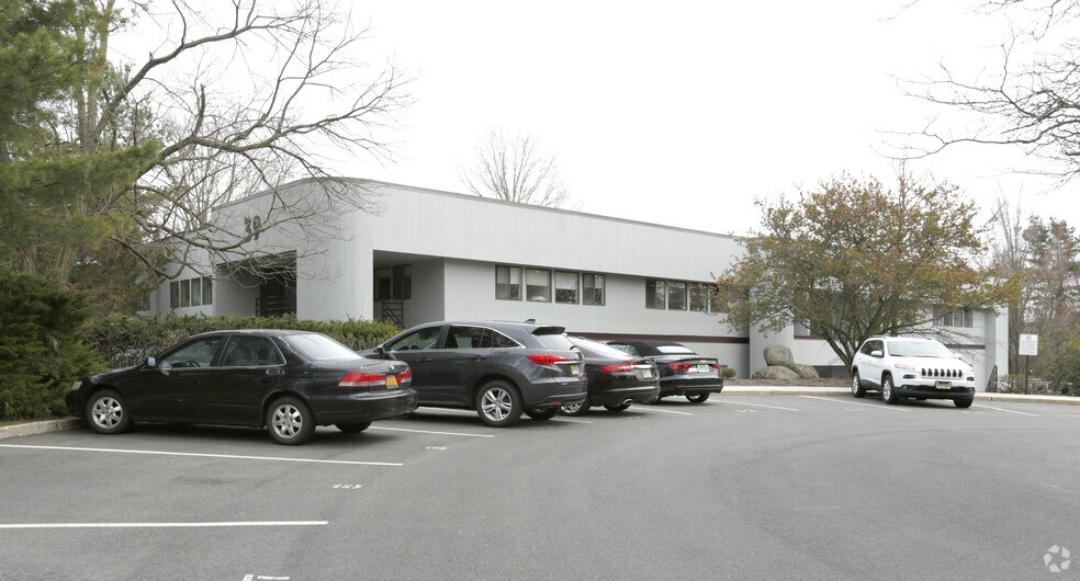 More Photos Of 39 Avenue At the Cmn, Shrewsbury Office For Lease