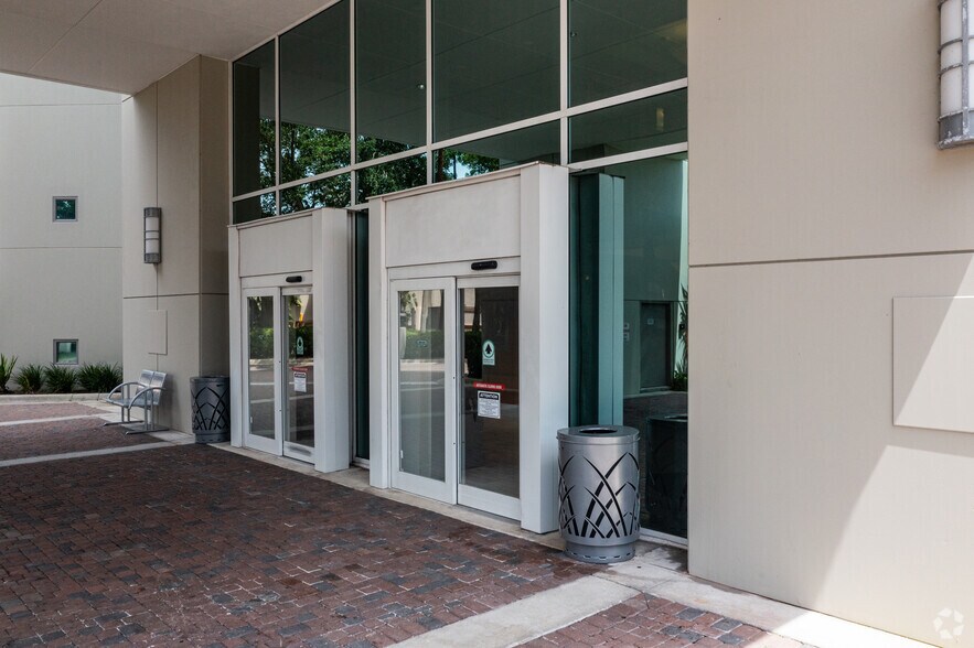 More Photos Of 999 Vanderbilt Beach Rd, Naples Office For Lease