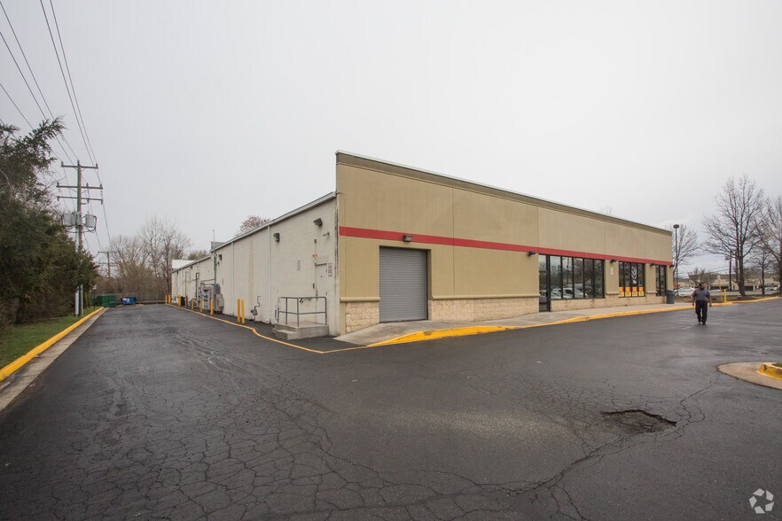 More Photos Of 8639-8649 Richmond Hwy, Alexandria Freestanding For Lease