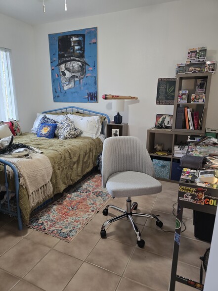 More Photos Of 1715 SW 21st St, Fort Lauderdale Multifamily For Sale