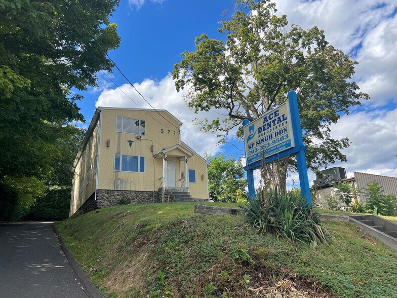 More Photos Of 571 Wolcott St, Waterbury Office For Lease