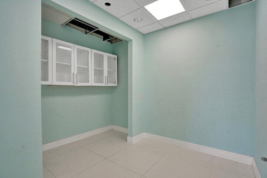 More Photos Of 15620 SW 29th St, Miramar Medical For Sale