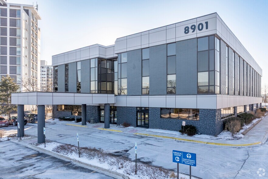 Primary Photo Of 8901 Golf Rd, Des Plaines Medical For Lease