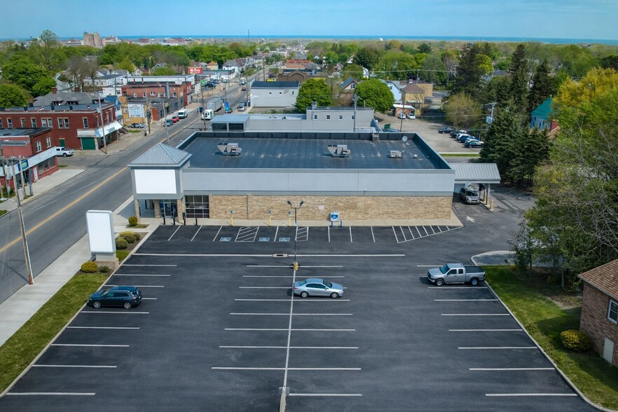 More Photos Of 2715 Parade St, Erie Drugstore For Lease