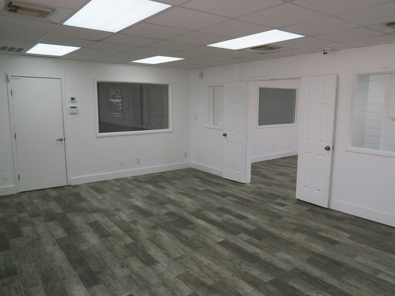 More Photos Of 5828 Star Ln, Houston Service For Lease