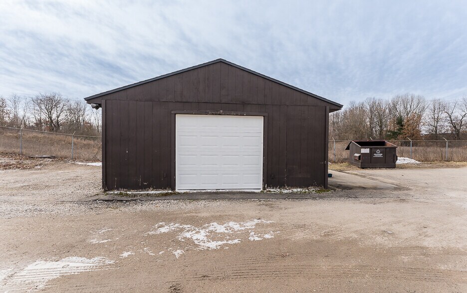 More Photos Of 8620 Algoma Ave NE, Rockford Warehouse For Sale