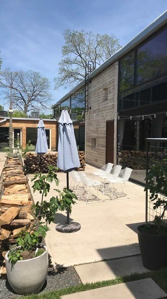 More Photos Of 2400 E Cesar Chavez St, Austin Loft Creative Space For Lease