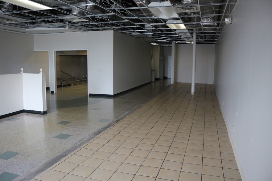 More Photos Of 1143-1153 Gulf Breeze Pky, Gulf Breeze Unknown For Lease